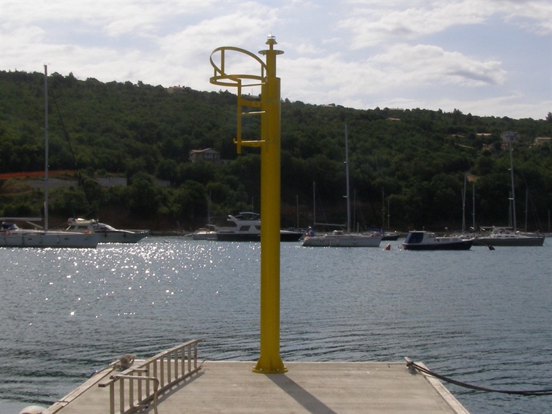 Postavljanje lučkog svjetla Luka Trget, pontonski valobran, SE glava